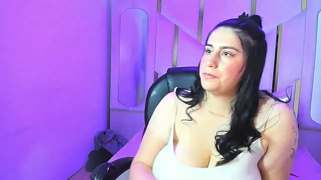 Criistaal_ XXX чат на живо