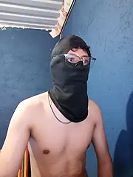 Jossmaster: διαδικτυακό σόου στην κάμερα
