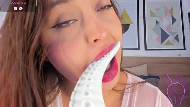 Show modela MiaKay1 na web-kameri