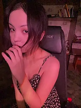 غرفة دردشة lalallalalaa- المباشرة