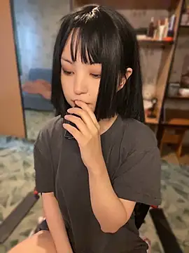 lalallalalaa- – live chatrum