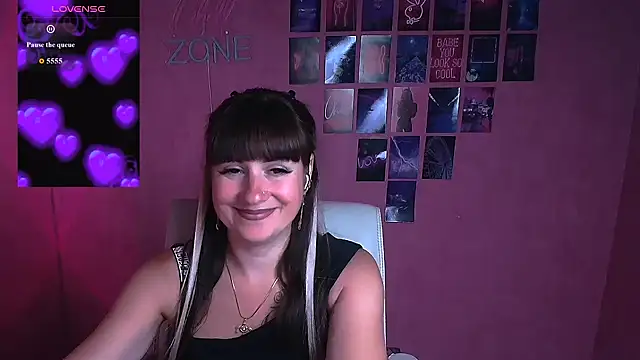 צ'אט XXX בשידור חי של Violla_My