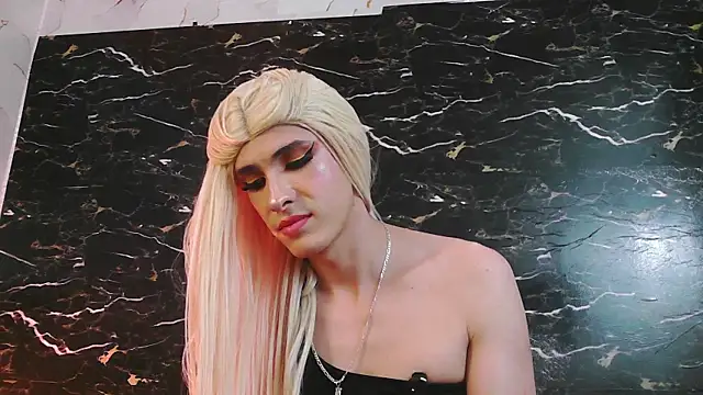 crislingery_dolli Webcam Show