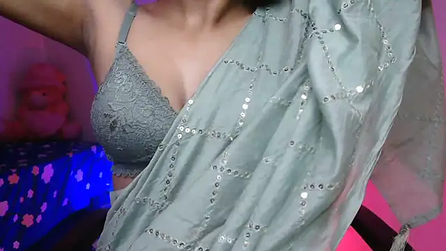 دردشة Cute-Hazel الجنسية المباشرة