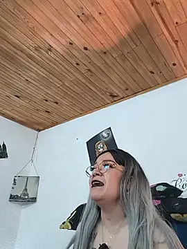 Chat +18 de keila_j ao vivo
