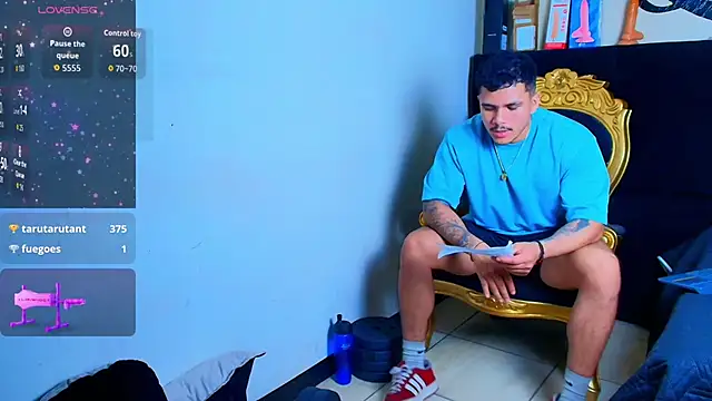 jeisonstark: διαδικτυακό σόου στην κάμερα