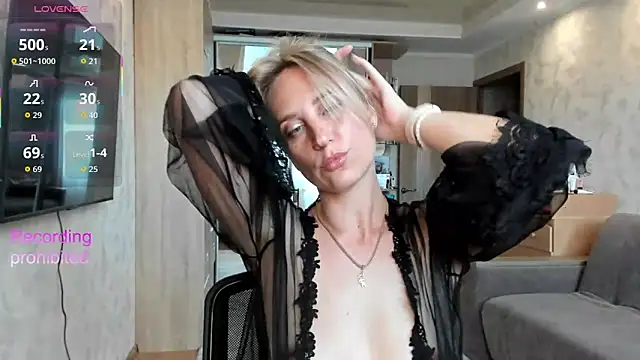 lady_Nati Adlı Modelin Canlı XXX Sohbeti