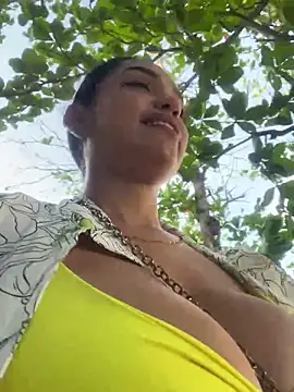 Sara-77のウェブカメラショー