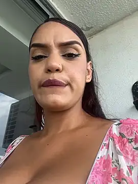 Sara-77's Webcam Show