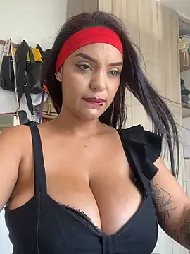 Sara-77's Live XXX Chat