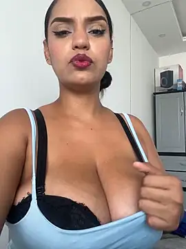 Sara-77 Adlı Modelin Web Kamerası Şovu