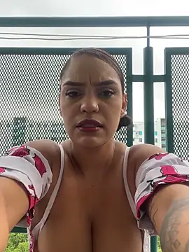 Sara-77 Show Webcam