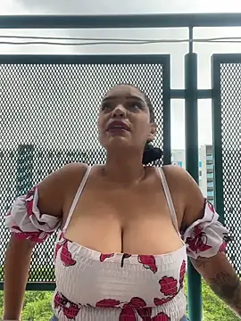 Sara-77 Webcam-Show