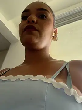 Sara-77's Live XXX Chat