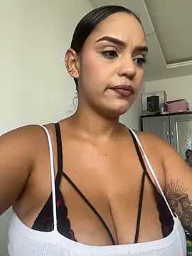 Sara-77 webkamerás műsora