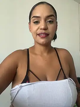 Sara-77's Live XXX Chat