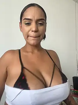Sara-77 Webcam-Show