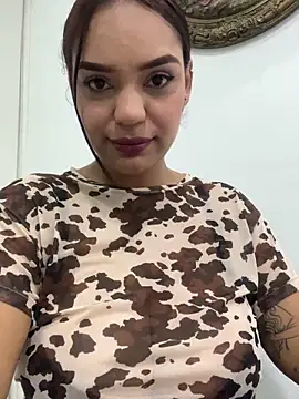 Sara-77 Chat XXX in diretta