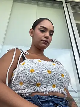 Sara-77's Webcam Show