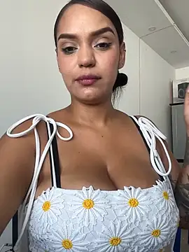 Sara-77 webcam show