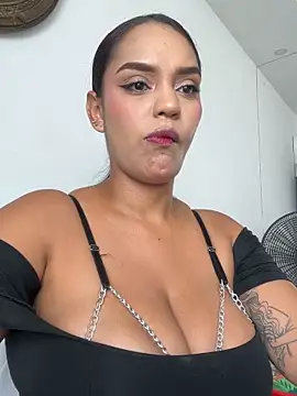 Sara-77 Live XXX Chat