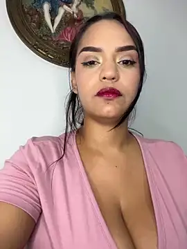 Sara-77's Live XXX Chat