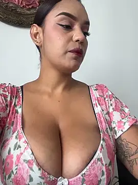 عرض كام Sara-77