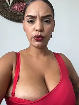 Sara-77 webkamerás műsora