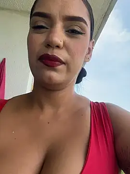 Sara-77's Webcam Show