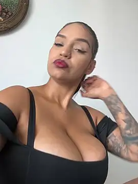 Sara-77's Live XXX Chat