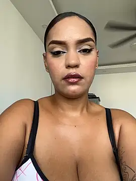 Sara-77 Webcam Show