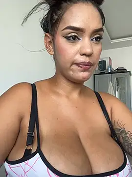 عرض كام Sara-77