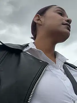 عرض كام Sara-77