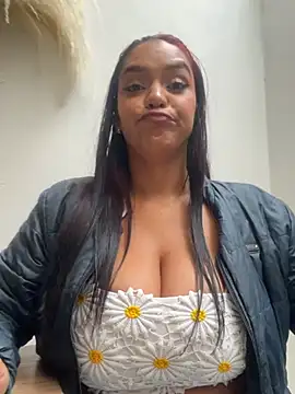 Sara-77's Webcam Show