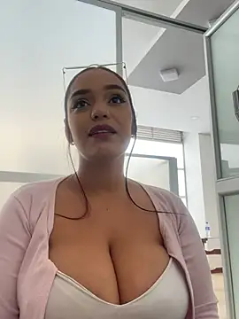 Sara-77 Pertunjukan Webcam