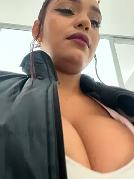 Sara-77 Adlı Modelin Web Kamerası Şovu