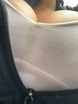 Sara-77 Show in webcam