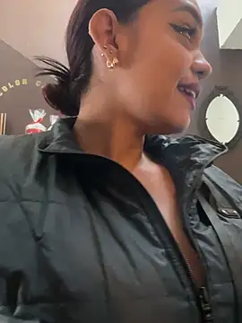 Sara-77 Adlı Modelin Web Kamerası Şovu