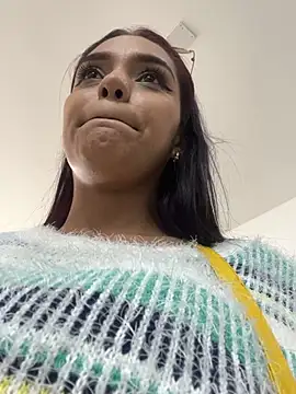 Sara-77's Live XXX Chat