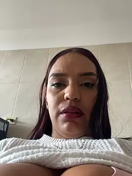 Sara-77's Webcam Show