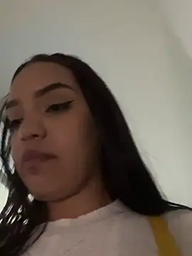 Sara-77n Live XXX chat