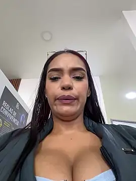 Sara-77 Show Webcam