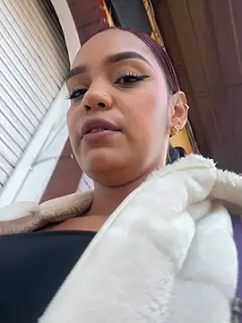 Sara-77 Webcamshow