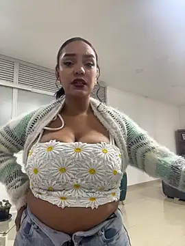 Sara-77 Adlı Modelin Web Kamerası Şovu