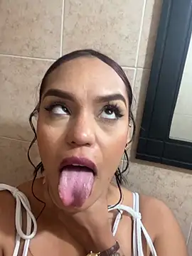 Sara-77 webkamerás műsora