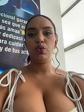 Show de Sara-77 na webcam