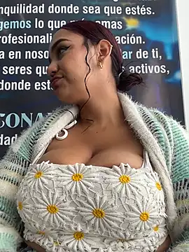 Sara-77 Pertunjukan Webcam