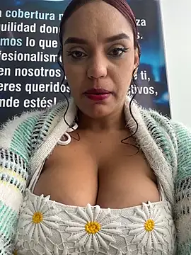 Sara-77's Webcam Show