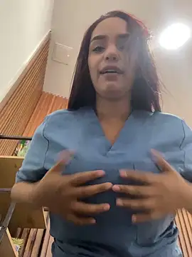 عرض كام Sara-77