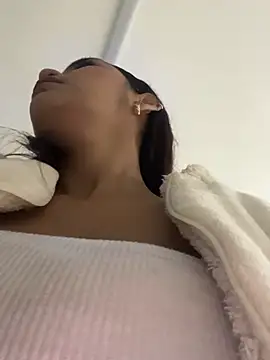 عرض كام Sara-77